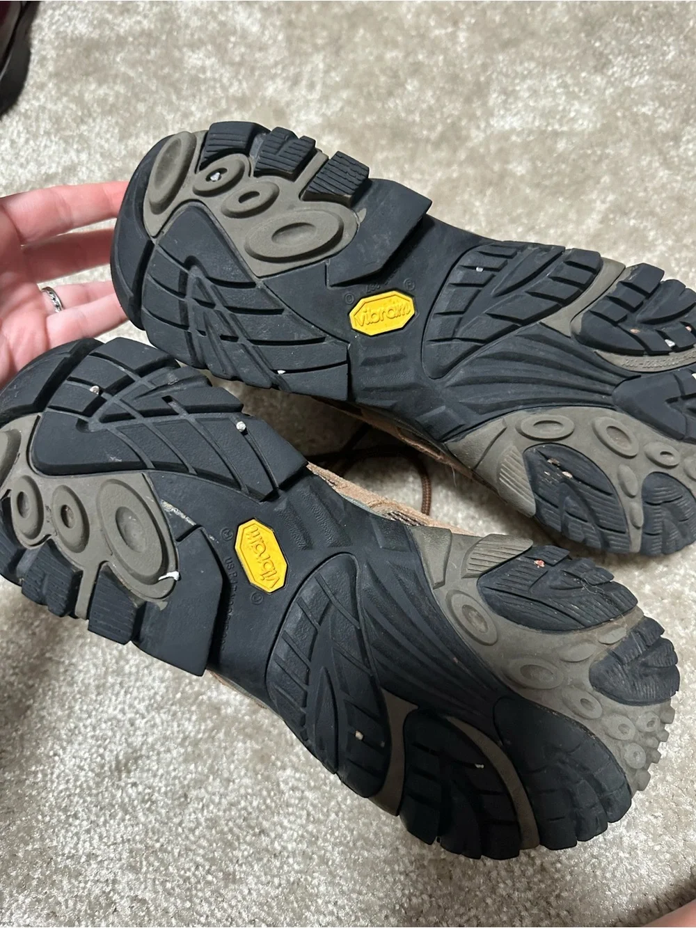 Merrell Men's Moab 3 Mid Waterproof Size 11 Earth Hiking Boots